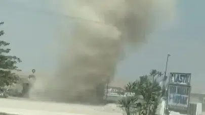 Nusaybin'de yol kenarında beliren hortum cep telefonuyla kaydedildi