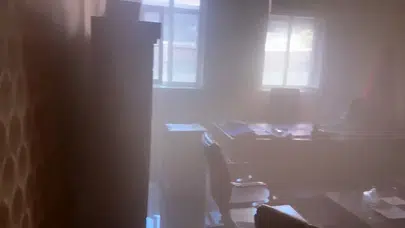 Öğretmenevi yangınında 5 kişi dumandan etkilendi