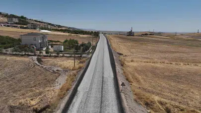 Diyarbakır'da 9 ilçede kırsal yol çalışmaları aralıksız sürüyor