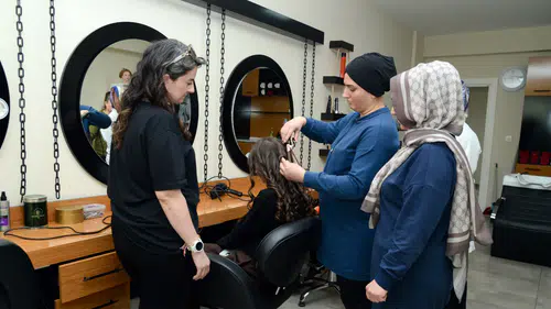 Diyarbakır’da kadınlar meslek kurslarıyla ekonomik hayata katılıyor