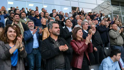 Serra Bucak, Amedspor-Bodrumspor maçını tribünden takip etti