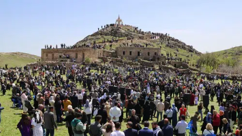 Çarşema Sor coşkusu! Binlerce kişi meydanlara akın etti