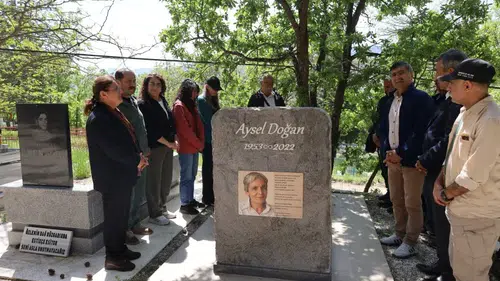 Aysel Doğan mezarı başında anıldı: “Barış gelene kadar yolundayız”