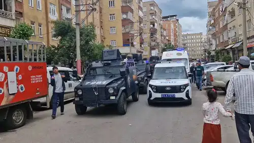 Diyarbakır’da iki grup birbirine girdi: 3 kişi yaralandı