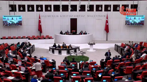 Öğretmenlere müdahale Meclis'i karıştırdı: Muhalefet komisyonu terk etti