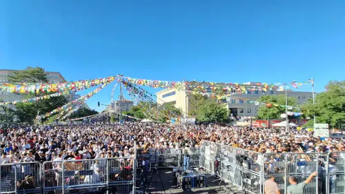 Diyarbakır meydanında tarihi gün: Binler tek ses oldu, çözüm için 'kapsayıcı adalet' vurgusu yapıldı