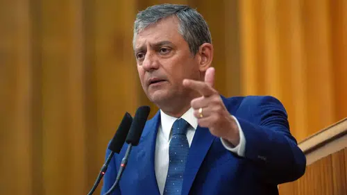 Özgür Özel: Yeni siyaseti milletimizle birlikte kuruyoruz