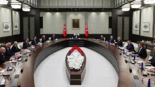 Kabine bugün Beştepe'de toplanıyor: Gündemde Terörsüz Türkiye, ekonomi ve Orta Doğu var