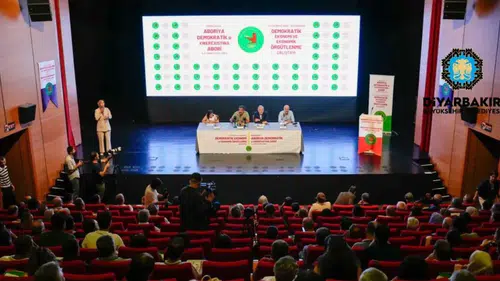 Diyarbakır'da ekonomi çalıştayı başladı: Yerel kalkınma ve yoksulluk masaya yatırıldı