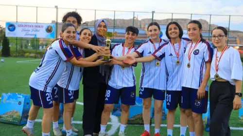 Gülistan Doku adına düzenlenen kadın futbol turnuvasında şampiyon belli oldu