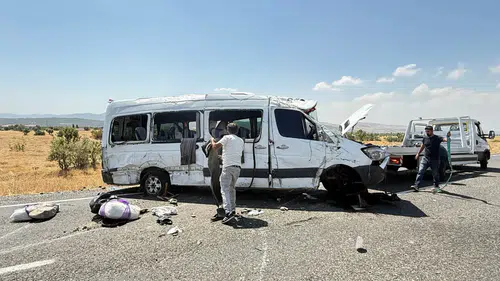 Lice’deki minibüs kazasında bilanço ağırlaştı: 5 kişi hayatını kaybetti