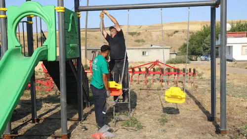 Diyarbakır’ın kırsalında çocukların beklediği haber: 39 mahallede oyun alanı kuruldu