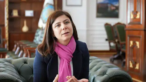 Bucak: Türkçenin resmî dil olmasına karşı çıkan yok