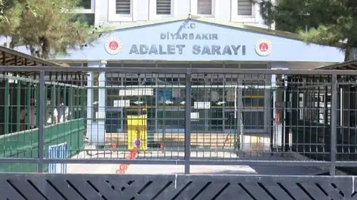Diyarbakır’da gözaltına alınan 9 kişi adli kontrolle serbest bırakıldı