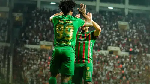 Amedspor Beşiktaş karşısında fırtına gibi: İlk yarı 2-0
