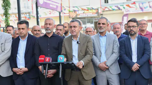 Diyarbakır’da kadın cinayetlerine karşı açıklama: Emin Ay da katıldı