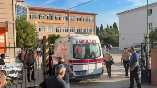 Manisa’da lise önünde silahlı saldırı: Öğrenciler yaralandı, şüpheli kaçtı