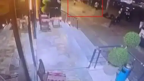 Diyarbakır'da balkondan düşen taşlar bir kadının hayatını tehlikeye attı