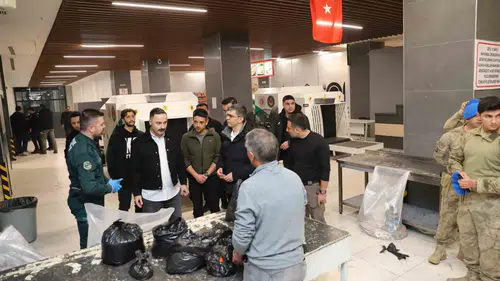 Doğubayazıt Kaymakamı Gürbulak Sınır Kapısı'nda Denetim Yaptı