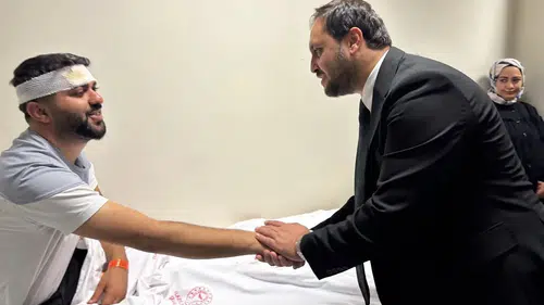 Elazığ'da konvoy kazası sonrası yaralılara hastanede ziyaret