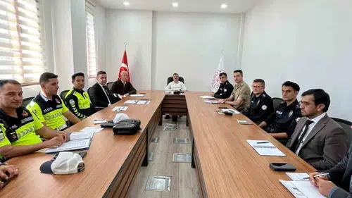 Dicle ilçesinde okulların güvenliği için kapsamlı önlemler masaya yatırıldı