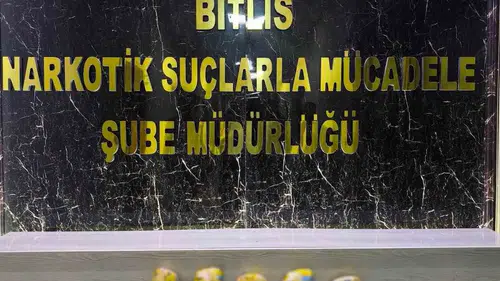 Tatvan’da durdurulan araçtan yaklaşık 3 kilo metamfetamin çıktı