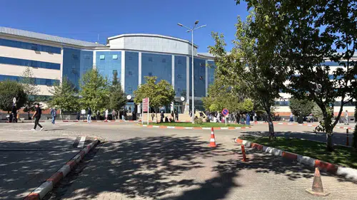 Bingöl'de memur adayı binlerce kişi sınav salonlarında ter döktü