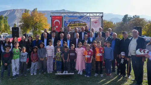 Hakkari'de arıcıların kovanları elektrikli çitlerle güvence altına alındı