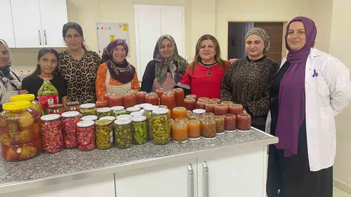 Batmanlı kadınlar kışlık hazırlıklarını imece usulüyle tamamladı