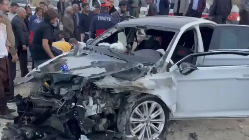 Yüksekova'da iki ayrı trafik kazası sonucu 10 kişi yaralandı