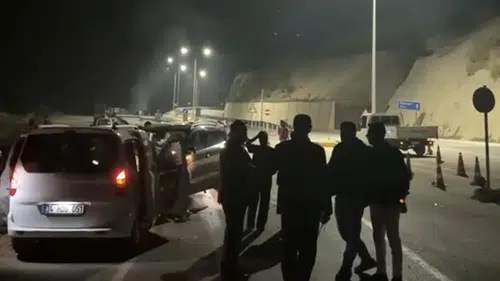Yüksekova'da peş peşe iki kaza dokuz kişi hastanelik oldu