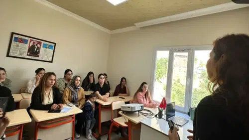 Şırnak AFAD ekipleri Uludere'de kadınlara afet bilinci eğitimi verdi