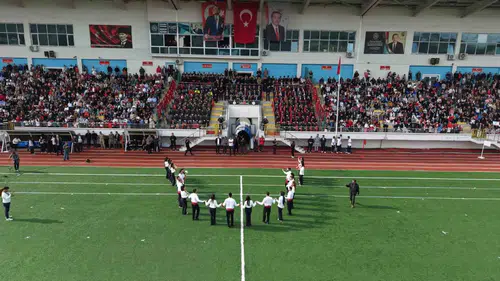 Tunceli 29 Ekim Cumhuriyet Bayramı coşkusunu stadyumda doyasıya yaşadı
