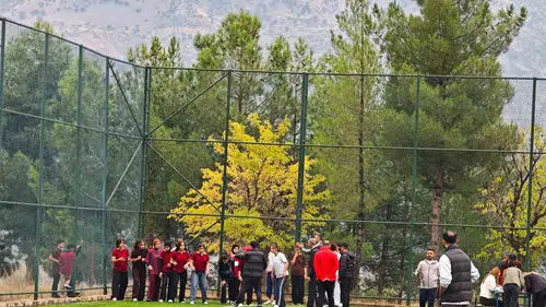 Sason'da Cumhuriyet Kupası Atletizm Yarışmalarında 110 Öğrenci Ter Döktü