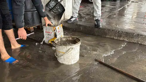 Diyarbakırda sağanak yağış sanayi sitesini göle çevirdi