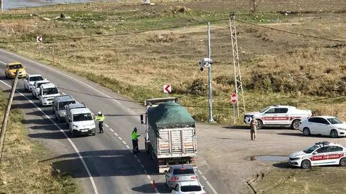 Malazgirt yolunda jandarmadan havadan trafik denetimi