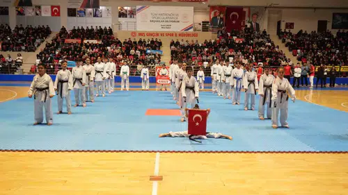 Muş halkı Cumhuriyetin 103. yıl dönümünü büyük bir coşkuyla kutladı