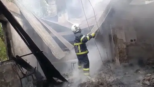 Dağlıca köyündeki okul binasında çıkan yangın paniğe neden oldu