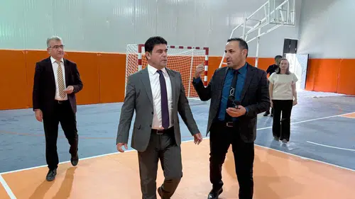 Hakkari Cumhuriyet İlk ve Ortaokuluna modern spor salonu kazandırıldı