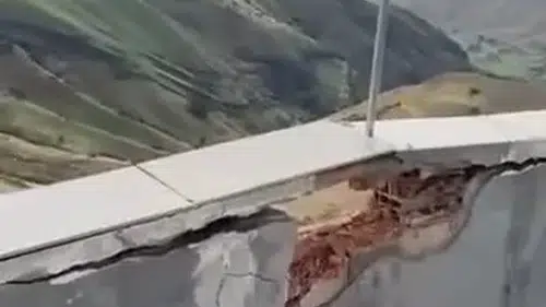 Siirt'te sağanak ve dolu yağışı günlük yaşamı felç etti