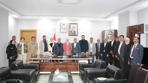 Palu Belediyesinde beş meclis üyesi AK Parti saflarına katıldı