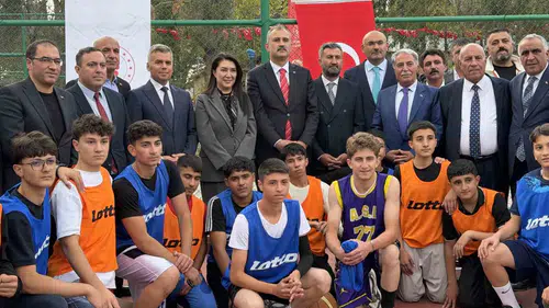 Ağrı’da altyapı ve kültürel yaşama yeni soluk getirecek Ahmed-i Hani Kültür Parkı açıldı