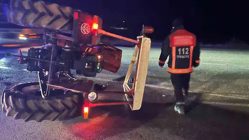 Elazığ Kovancılar yolunda traktör ve otomobil çarpıştı
