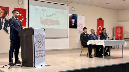 Elazığlı öğrenciler şehit babası ve gazilerle bir araya geldi