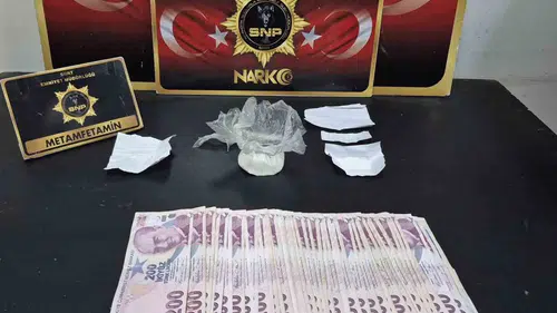 Siirt'te uyuşturucu satıcılarına yönelik operasyonda üç kişi tutuklandı