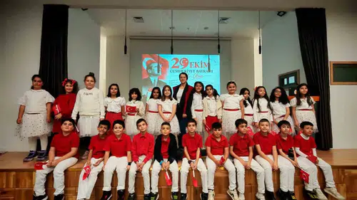 Van'da çocuklar Cumhuriyet Bayramı coşkusunu doyasıya yaşadı