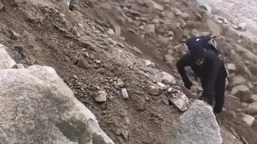 Ağrı Dağı zirve yolunda dağcılar heyelan tehlikesiyle karşı karşıya kaldı