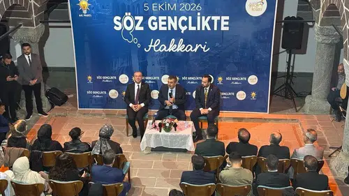 Milli Eğitim Bakanı Yusuf Tekin Hakkari'de gençlerle bir araya geldi