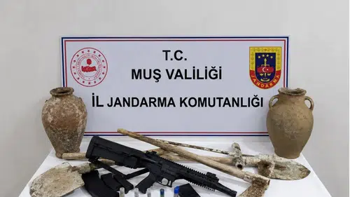 Muş Bulanık'ta kaçak kazı yapan şüpheliye jandarma baskını