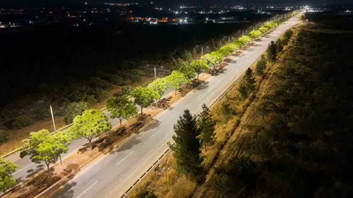Şanlıurfa GAP Havalimanı yoluna 472 yeni aydınlatma direği dikildi